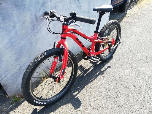 静岡県浜松市より GT ストンパー プライム 20 マウンテンバイク 自転車 GT STOMPER PRIME 20 MTB キッズ　子供