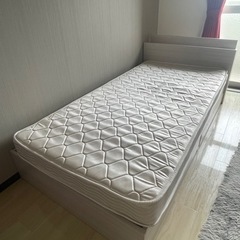 シングルベッド　ベッドフレーム　マットレス　