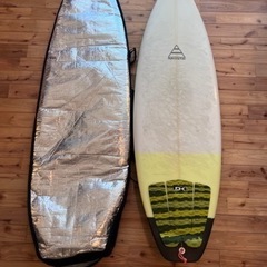 T-stick ショートボード 5’8 FCS2 DAKINEハードケース付