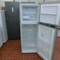 ID 191419　冷蔵庫2ドア　227L　ハイセンス　２０１７年　HR-B2301
