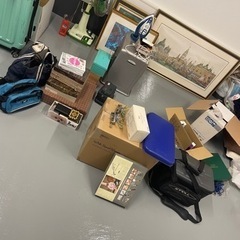 機械物、食器、酒、テレビ、雑貨、購入時200万ほどの絵画