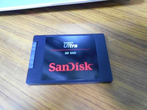 SSD Sandisk 4TB 中古