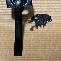ボンネットキャッチを綺麗・安全にしました。（日産