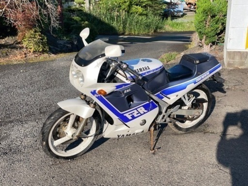 売却済️旧車‼️　希少‼️　バイク ヤマハFZR250レストアベース福島市