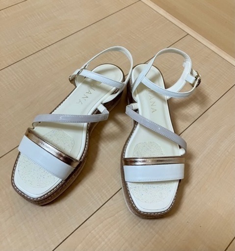 1度着用◆美品◆DIANA  【ダイアナ】 グリッターソールサンダル　23.5㎝