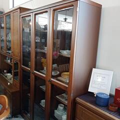  食器棚　飾り棚