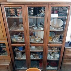  食器棚　飾り棚