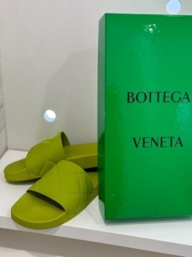 BOTTEGA VENETA メンズカーキサンダル