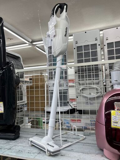 マキタの人気商品充電式スティック掃除機 makita 紙パック式スティッククリーナー CL182FD2782