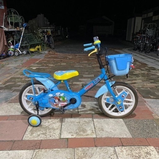 【4451】幼児車　トーマス　16インチ　6,600円（税込）