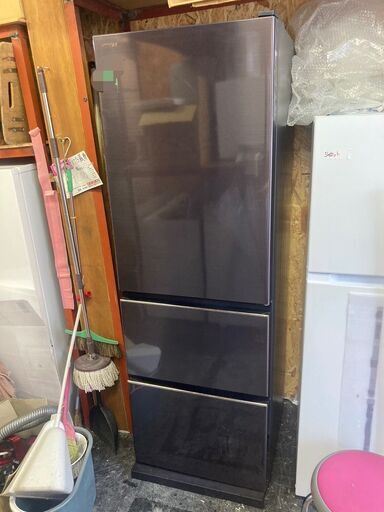 ☆中古￥47,800！HITACHI　375㍑3ドア冷蔵庫　家電　R-V38KV(K)型　2020年製　幅60㎝ｘ奥行67㎝ｘ高さ181㎝　【BF123】