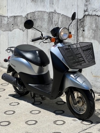 大人気セール‼️驚愕の低走行6400キロ安心のバッテリー新品✨️前後タイヤまだまだ山あり嬉しいオイル交換済み♻️燃費重視\u0026バイク初心者の方にオススメ長く乗るならこの1台カゴ付き AF67 トゥデイ✴