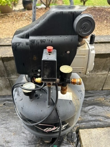コンプレッサー　100v