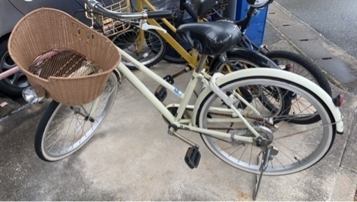 子供用カゴ付き22インチ　自転車　鍵付き　多少錆あり