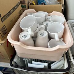 掘出し物！！　食器類　たくさんありますよー！！お店を開店する方などどうですか！？全部で15000円