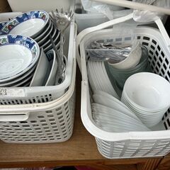 掘出し物！！　食器類　たくさんありますよー！！お店を開店する方などどうですか！？全部で15000円
