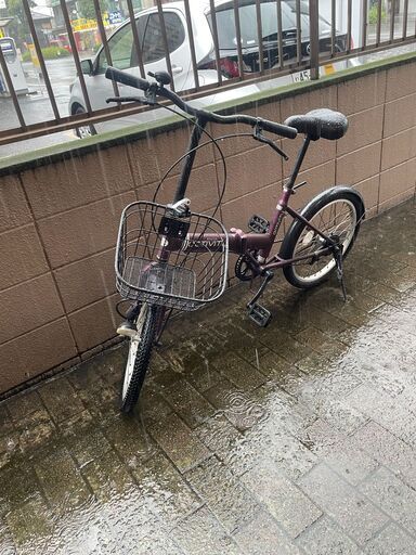 リサイクルショップどりーむ荒田店 No1305 折りたたみ自転車　20インチ　ライト付き　折りたたみ可能で便利♪