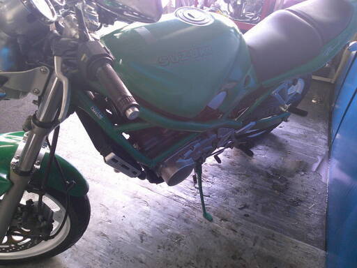 SUZUKI GSR250 白/青 エンジン始動動画 自賠責保険で乗れます 半額配送キャンペーン 限定 現状渡し諸経費￥0- 横浜 P-Yard SUZUKI バンディット250 緑 格安提供車 半額配送キャンペーン 期間限定