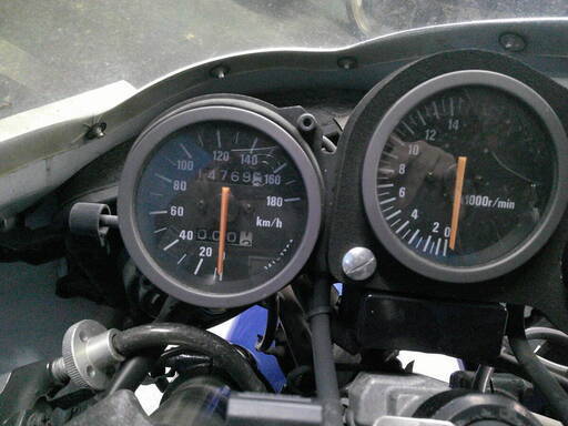 SUZUKI GSX-R400R 白/青 車検残R6/9月 名変で乗れます 半額