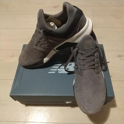 New balanceスニーカー