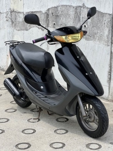 大人気セール‼️安心のバッテリー新品✨️前後タイヤ新品✨️ドライブベルト\u0026ウエイトローラー新品✨️嬉しいシート張り替え♪オイル満タン補充オイル交換不要⭕️継ぎ足しだけで2サイクルでパワフルな走りAF34 ライブディオ✴
