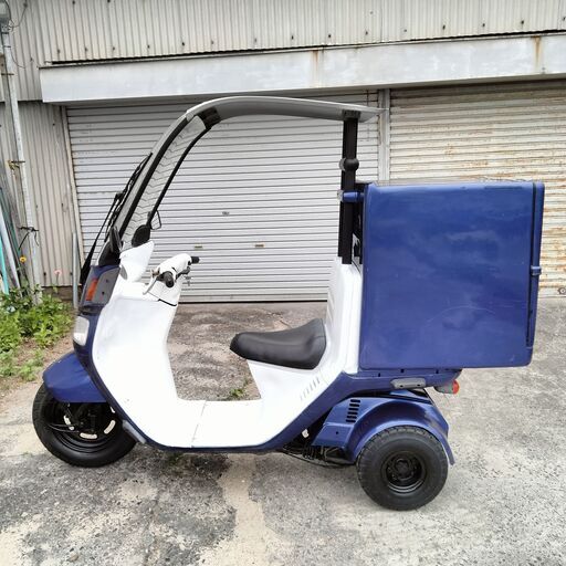 ジャイロキャノピー使い勝手の良い鍵付きデカBOX付き。速度も速く60km位まで出ます。