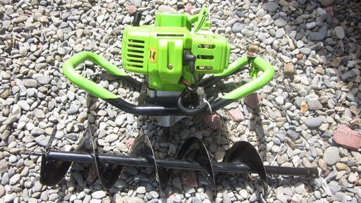 エンジン穴堀機