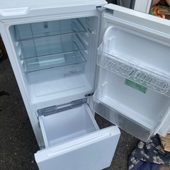 NO 192 🌈福岡市内配送設置無料✨🌈　2020年　
冷蔵庫 ホワイト HR-G13B-W [2ドア /右開きタイプ /134L] [冷凍室 46L]