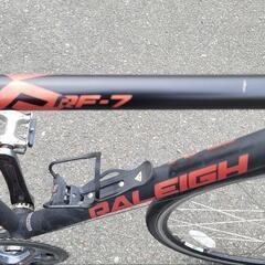 クロスバイクRALEIGH　ラレー　RF-7　２０１６年　アルミ製フレームサイズ460MM変速、タイヤ問題なく、走行可能　錆、傷あり