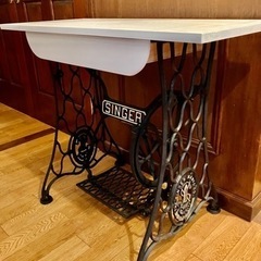 アンティーク、ビンテージ、ミシン台