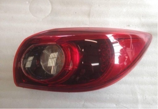 ★☆アクセラスポーツ　ＢＭ　右テールライト　LED　KOITO　220-4198
