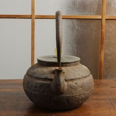 ⭐︎期間限定SALE⭐︎龍文堂造 鉄茶瓶 銅蓋のツマミが珍しい