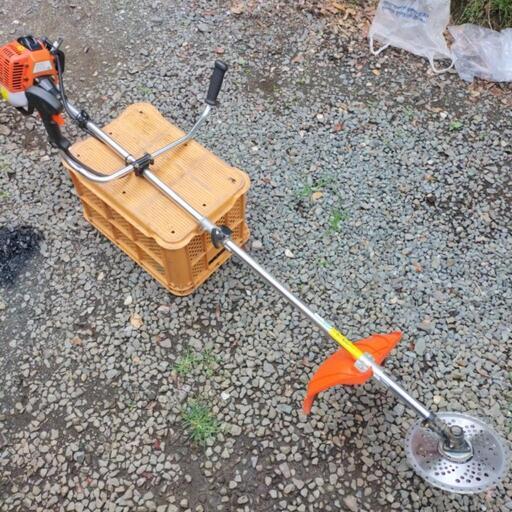 エンジン式草刈り機