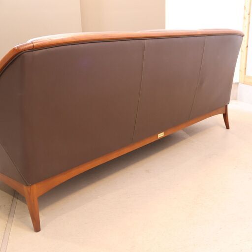 高級家具ブランドMORISHIGE(モリシゲ)のレジェ 3人掛けソファ。上質な