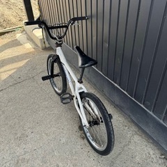 522□岐阜発　△BMX/自転車/CONTRAST/FL475/20インチ/ジャイロ/走行確認/ホイールメッキ剥がれあり/防犯有り/現状品　R6.4/3□