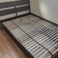 【ネット決済】IKEA  TRYSILベッドフレーム  クイーンサイズ