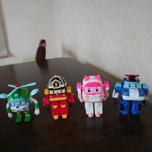 ロボカーポリー  フィギュア  新品