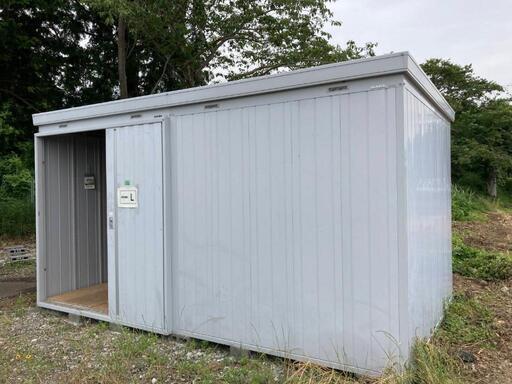 イナバ物置80％off美品の部類かと条件厳し目どちらか一台