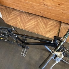 【前後タイヤ・後輪チューブ新品！】泥除け付き　アルミフレーム　6段変速　700×28cクロスバイク　ブラック