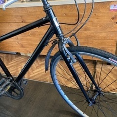 【前後タイヤ・後輪チューブ新品！】泥除け付き　アルミフレーム　6段変速　700×28cクロスバイク　ブラック