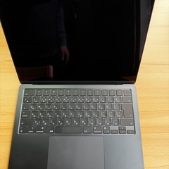 美品】M2チップ搭載13インチMacBook Air - ミッドナイト 16G 1T