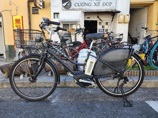 電動アシスト自転車　２６インチ　バッテリー　8.7ah  充電器　付き　黒　3変速　配達可能