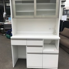 美品 幅120cm ニトリ キッチンボード ホワイト スロークローズドア 食器棚