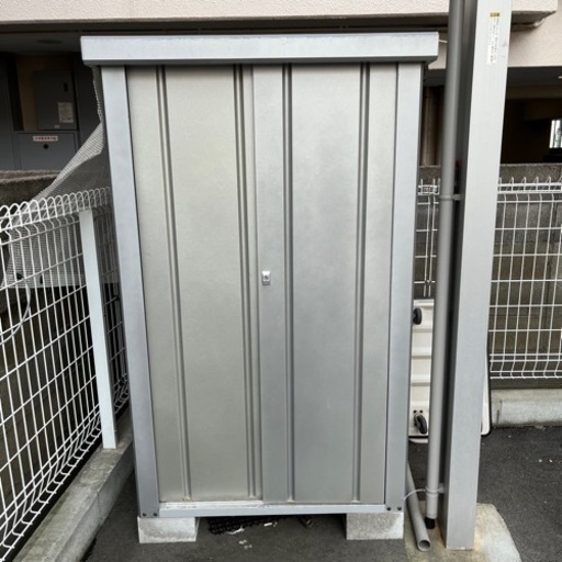 大阪市内直接引き取りのみ！　タカヤマ 物置 ディープシリーズ TJS-0915 幅950x奥行820x高さ1500mm 美品\n