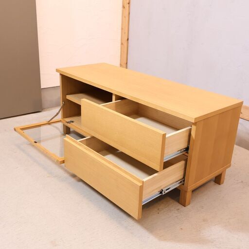 人気の無印良品(MUJI)のタモ材を使用したTVボードです。ナチュラルな