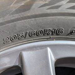stern 中古アルミホイール・タイヤ（16×6.5JJ　off +40   205/60/16）取りに来てくれる方のみ (プリウスαに装着していました)