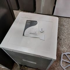 ✨安心の除菌洗浄済✨Comfee 2024年製 142L 冷凍ストッカー RCC143WH【愛市IR000802-104】