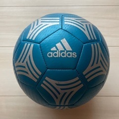 adidasサッカーボール