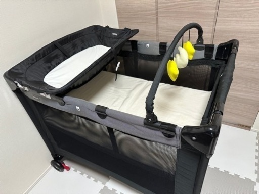 カトージ　プレイヤード　ポータブルベビーベッド　オムツ交換台付き