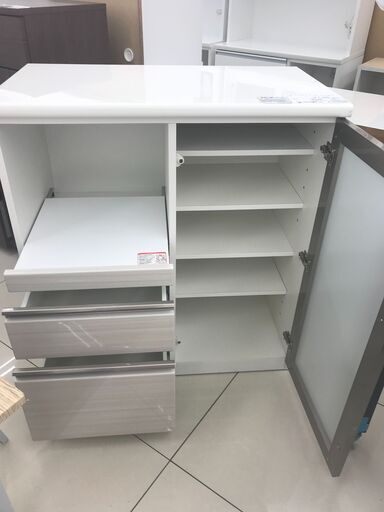☆ジモティ割あり☆ NITORI レンジ台 ホワイト H100.5×D50×W90.5 ☆ジモティ割あり☆ NITORI レンジ台 ホワイト H100.5×D50×W90.5